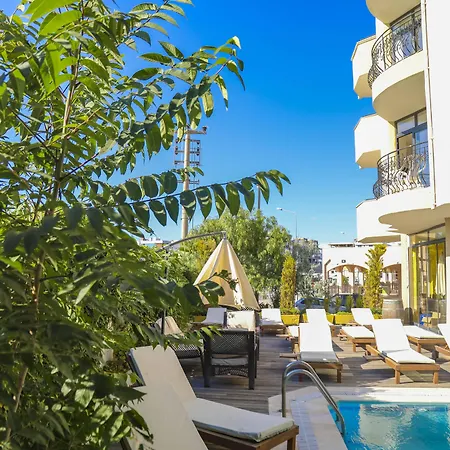 Hotel Masli̇na 3*