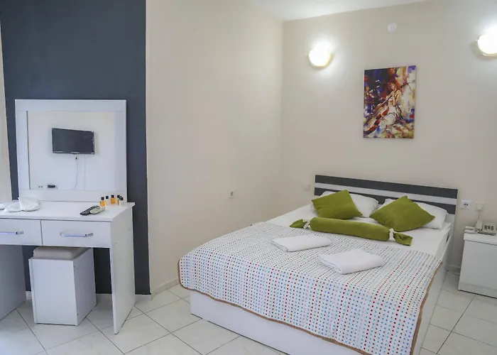 Masli̇na Hotel Esmirna