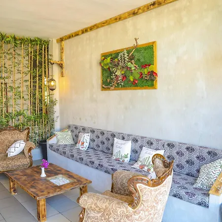 Hotel Masli̇na Izmir