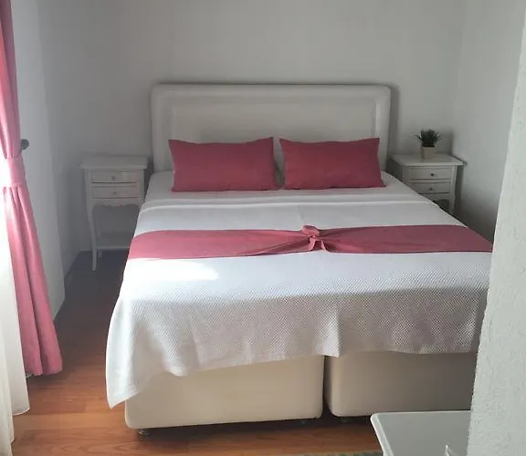 Hotel Masli̇na 3*